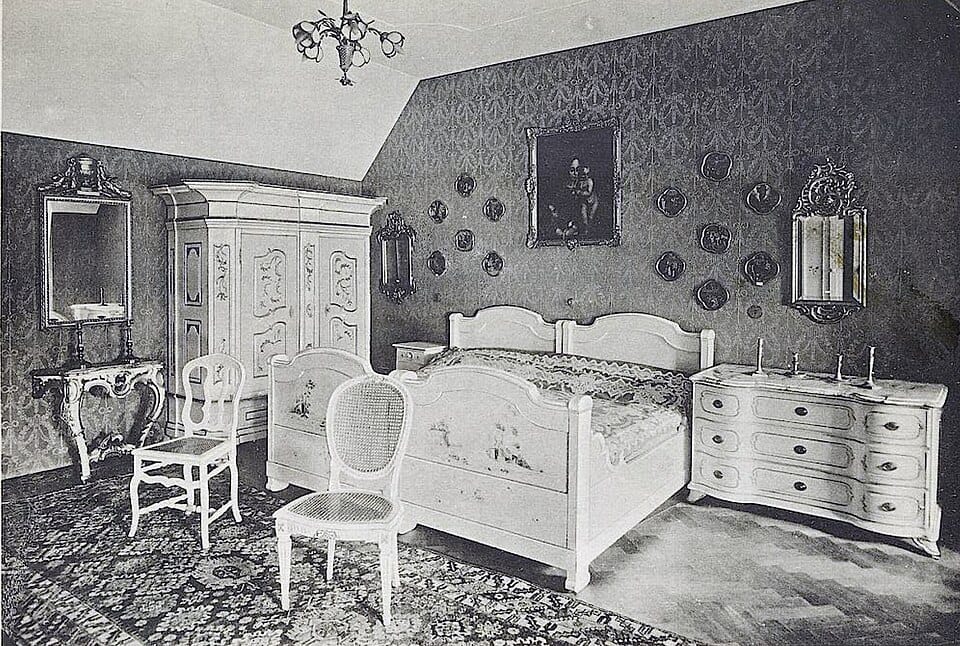 Holzverkleidung an Wand und Decke: gemütlich und modern